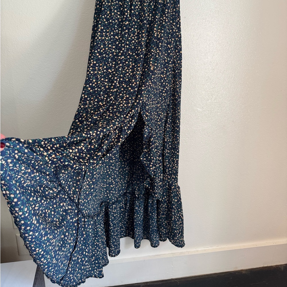 mi Ami Women’s S Navy Floral Off-Shoulder Smocked Maxi Dress - Picture 4 of 8
